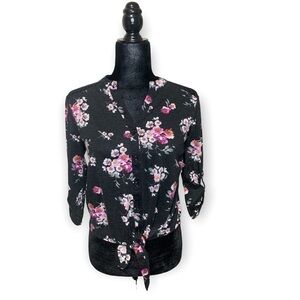 211✨No Boundaries Floral Top✨